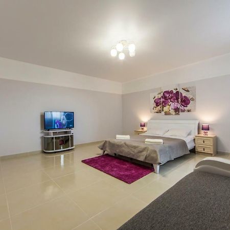 Apartments Kiev Exterior photo